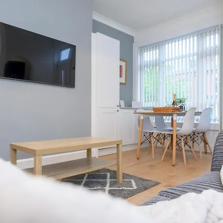 Pass The Keys Festive Family Retreat Near Centre Parking Vakantiehuis *