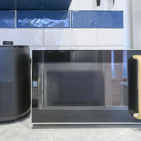 Pass The Keys Festive Family Retreat Near Centre Parking *