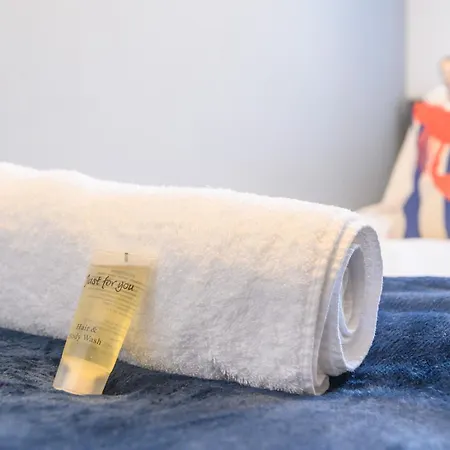 Pass The Keys Festive Family Retreat Near Centre Parking *