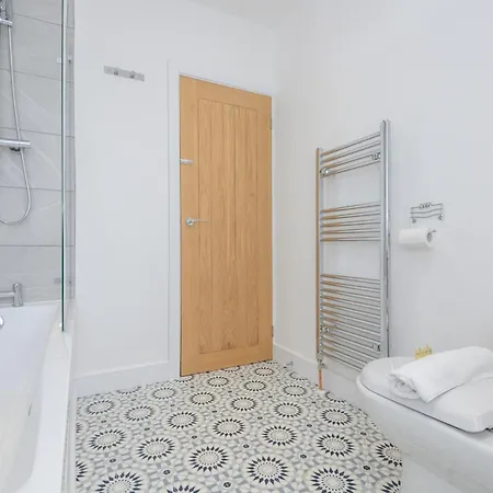 Pass The Keys Festive Family Retreat Near Centre Parking Vakantiehuis