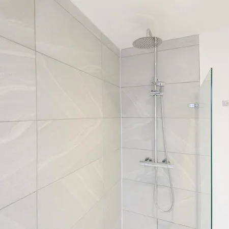 Pass The Keys Festive Family Retreat Near Centre Parking Vakantiehuis Leeds (West Yorkshire)