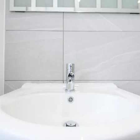 Pass The Keys Festive Family Retreat Near Centre Parking