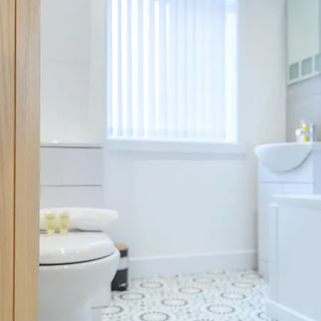 Vakantiehuis Pass The Keys Festive Family Retreat Near Centre Parking Leeds (West Yorkshire)