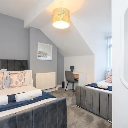 Holiday home Pass The Keys Festive Family Retreat Near Centre Parking