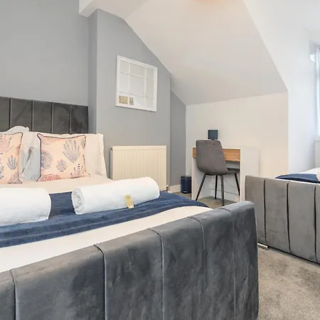 Holiday home Pass The Keys Festive Family Retreat Near Centre Parking