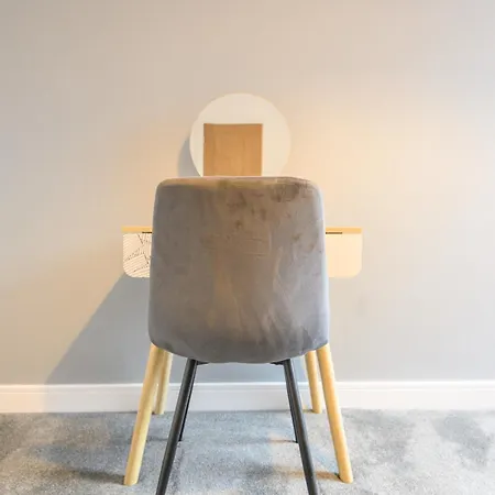 Pass The Keys Festive Family Retreat Near Centre Parking Leeds (West Yorkshire)