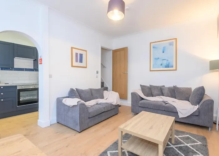 בית נופש Pass The Keys Festive Family Retreat Near Centre Parking *