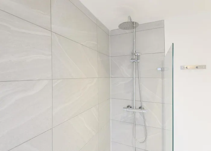 Pass The Keys Festive Family Retreat Near Centre Parking בית נופש לידס