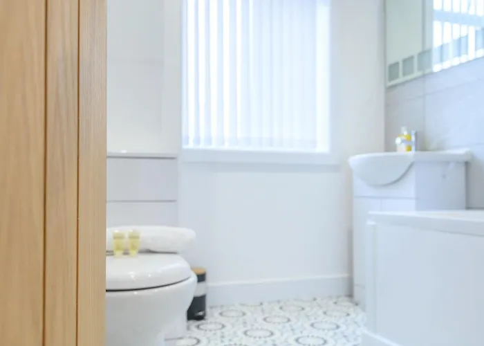 Holiday home Pass The Keys Festive Family Retreat Near Centre Parking Leeds (West Yorkshire)