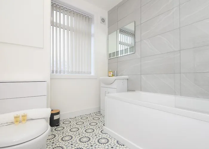 Holiday home Pass The Keys Festive Family Retreat Near Centre Parking Leeds (West Yorkshire)