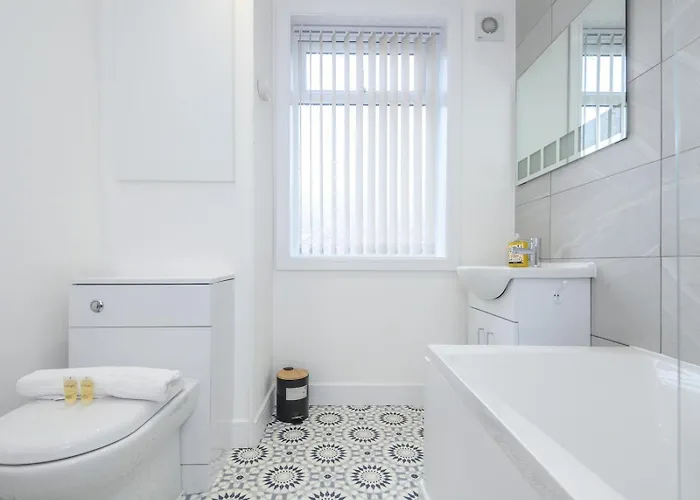 Holiday home Pass The Keys Festive Family Retreat Near Centre Parking