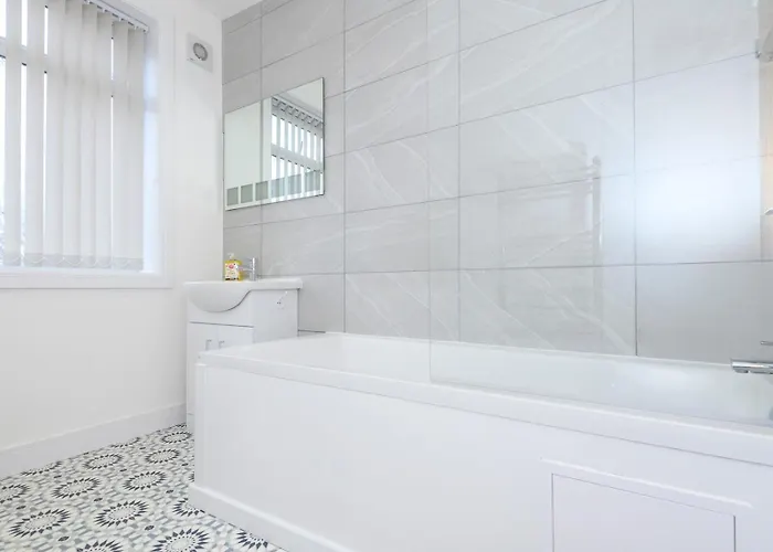 Holiday home Pass The Keys Festive Family Retreat Near Centre Parking Leeds (West Yorkshire)