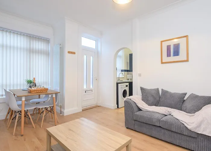 Hébergement de vacances Pass The Keys Festive Family Retreat Near Centre Parking Leeds (West Yorkshire)