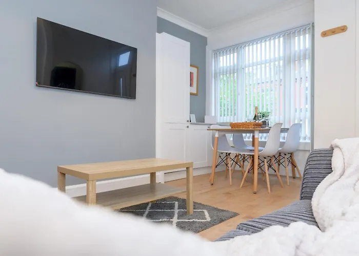 Pass The Keys Festive Family Retreat Near Centre Parking Hébergement de vacances *