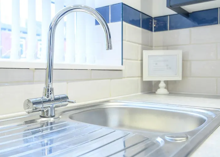 Pass The Keys Festive Family Retreat Near Centre Parking Hébergement de vacances *