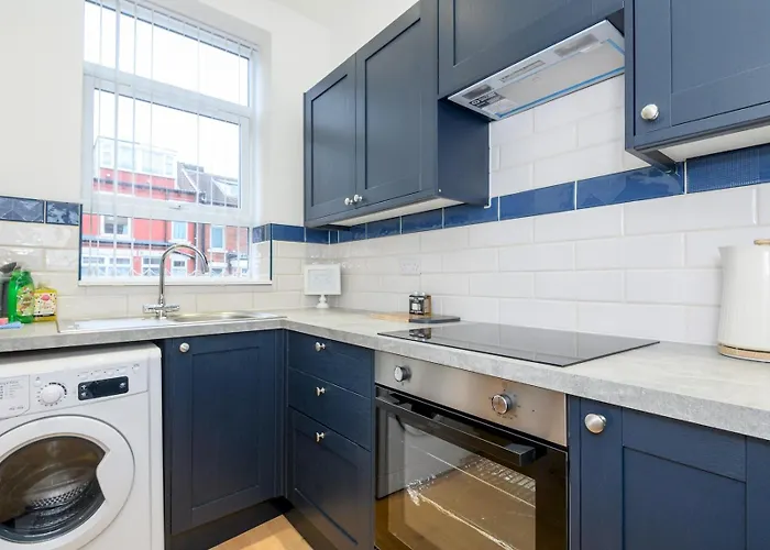 Pass The Keys Festive Family Retreat Near Centre Parking * Leeds (West Yorkshire)