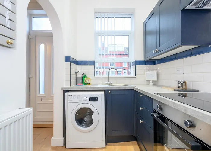 Pass The Keys Festive Family Retreat Near Centre Parking Hébergement de vacances *