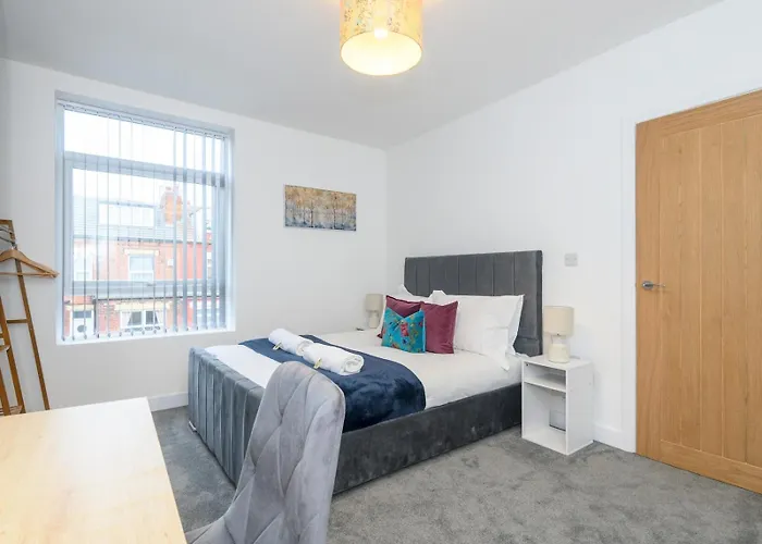 Pass The Keys Festive Family Retreat Near Centre Parking