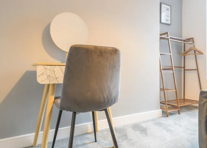 Pass The Keys Festive Family Retreat Near Centre Parking * Leeds (West Yorkshire)